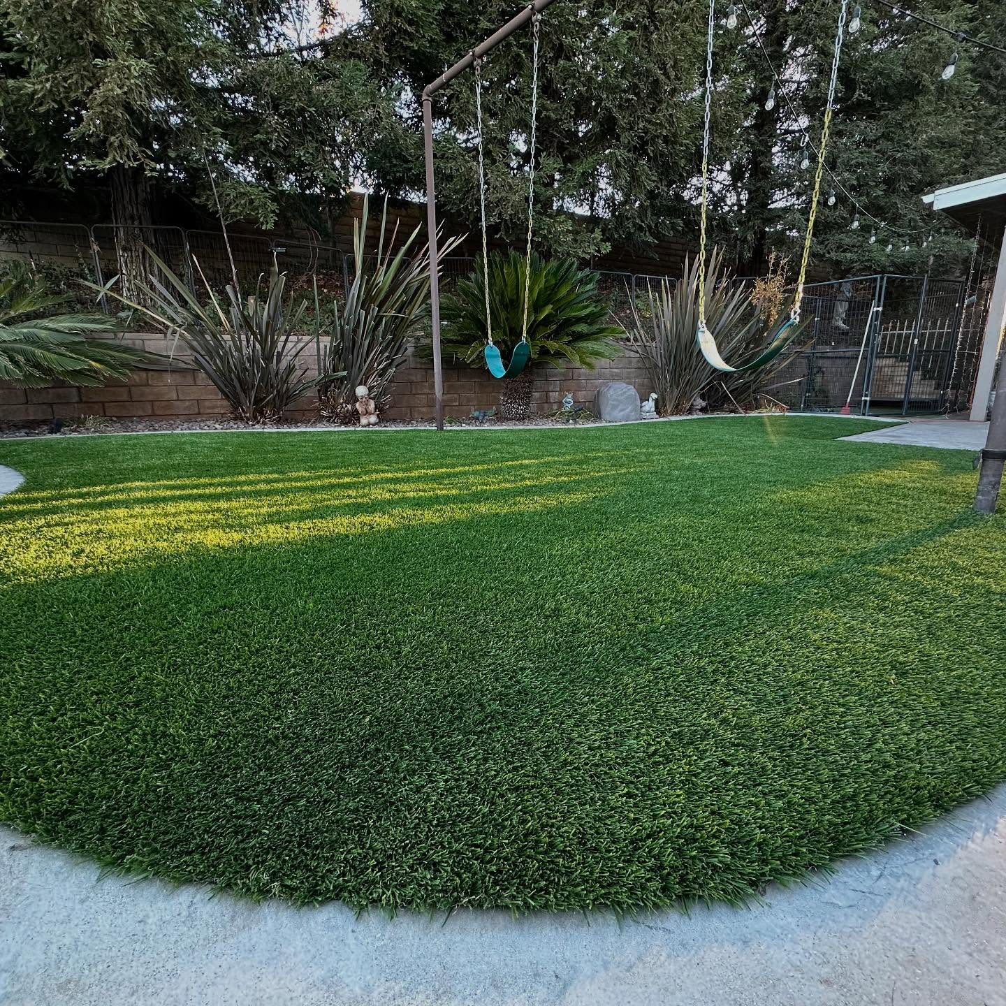 Emerald Ridge artificial grass Backyard swing set, Yucaipa, CA Emerald Ridge Artificial Turf, Green-R Turf Artificial Grass, Corona