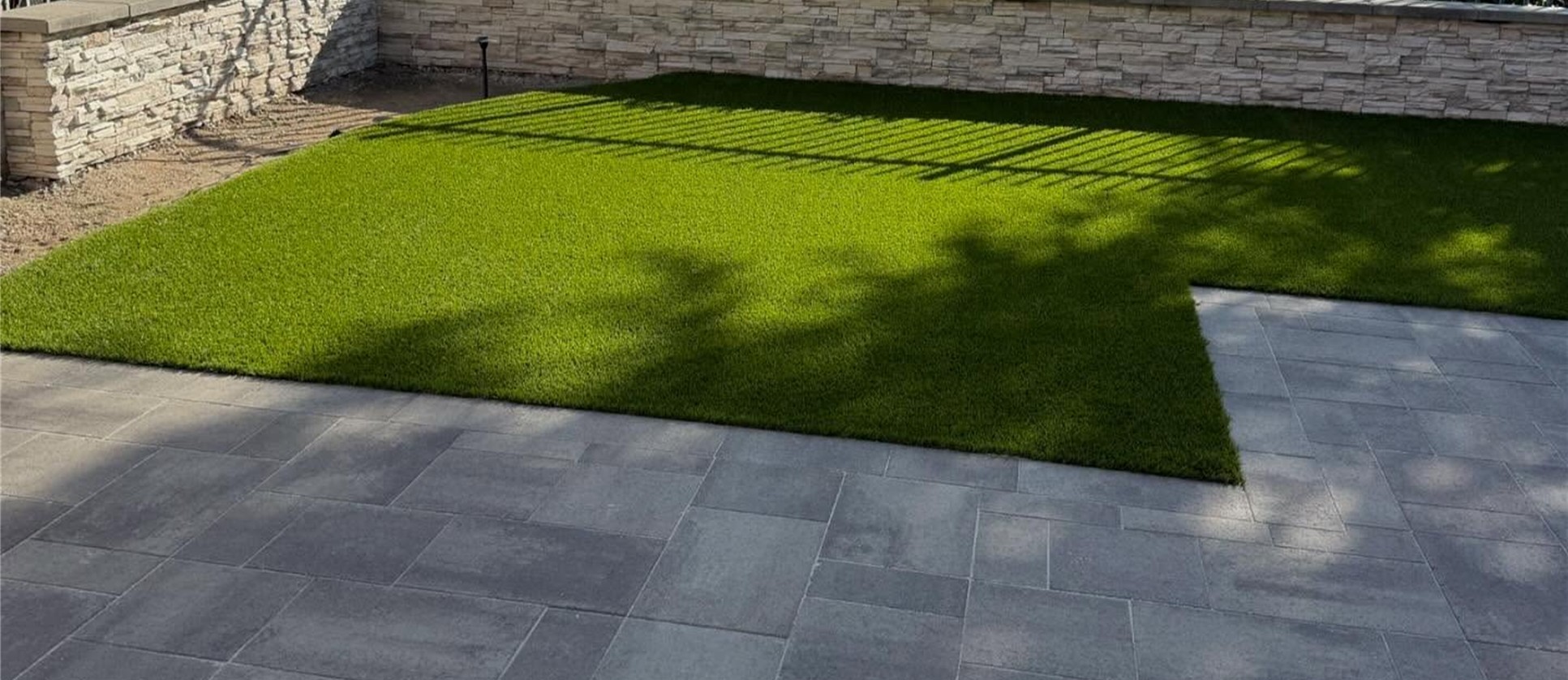 Oak Hills & Pavers Backyard Installation Fontana – CA Pavers for Patios, Driveways, Decks & more, Green-R Turf Corona