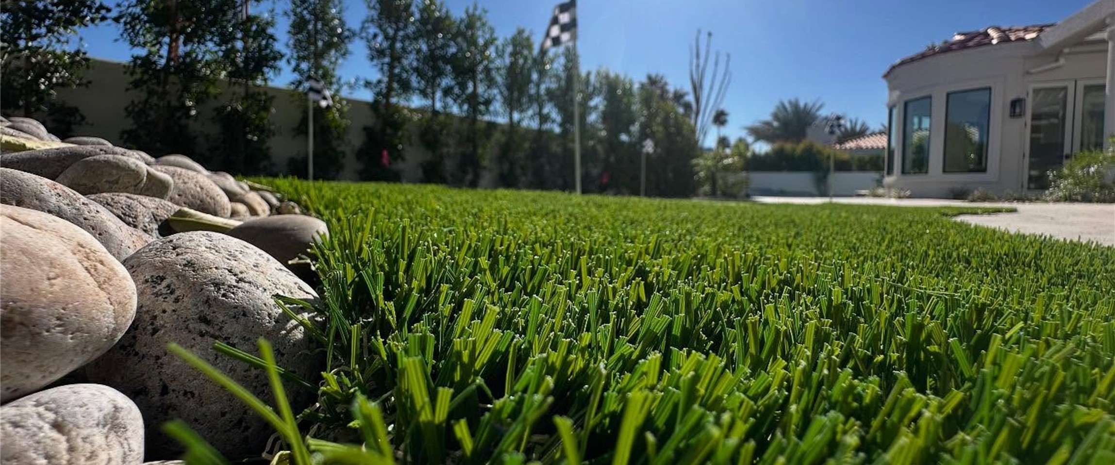 Emerald Ridge & Links Putt Putting Green – Palm Desert, CA Residential Artificial Grass can transform any yard, Green-R Turf