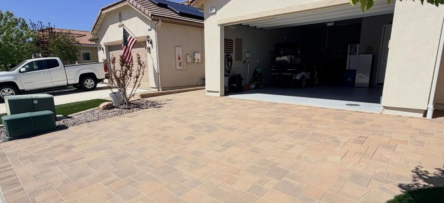 Emerald Ridge and Orco Pavers – Driveway, Front Yard Beaumont Driveway Pavers, Green-R Turf Artificial Grass & Pavers, Corona